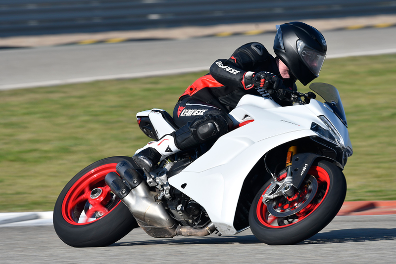 Illustration for article titled 2017 Ducati SuperSport: Classic Ducati Without The Pain